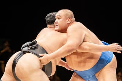 THE SUMO HALL HIRAKUZA OSAKA Sumo-Show Bento-Plan — 10
