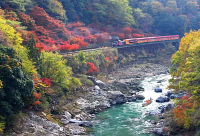 Paseo en barco por el río Hozugawa desde Kameoka, Kyoto