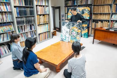 和服工房參觀導覽與友禪染體驗（附贈紀念品） — 4